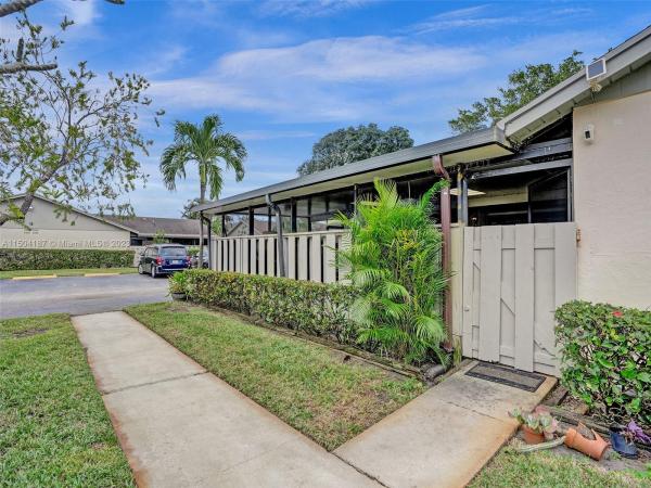 Quadrille Villas, 8072 Ambach Way, Hypoluxo, Florida 33462, image 2