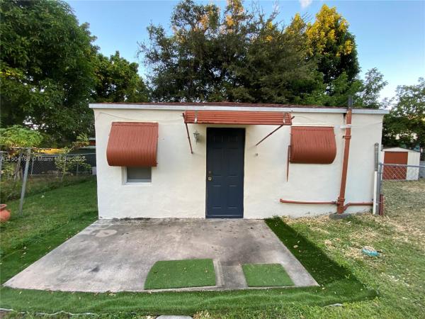 Fulfordale, 321 NE 169, North Miami Beach, Florida 33162, image 3