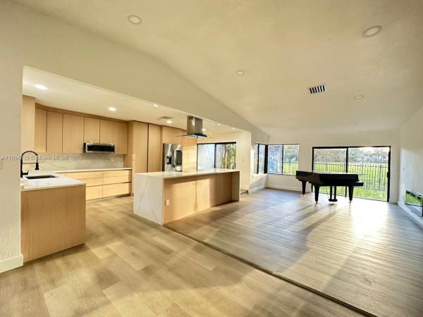Villas On The Green, 378 NE 195th St #378, Ives Estates, Florida 33179, image 3