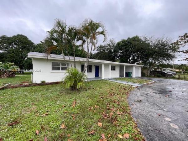 Biscayne Gardens, 14510 NW 15th Dr, Golden Glades, Florida 33167, image 2
