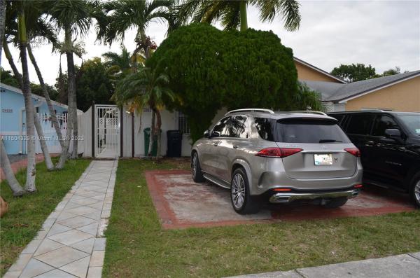 Tropical Homes, 20622 SW 122nd Ave, South Miami Heights, Florida 33177, image 3