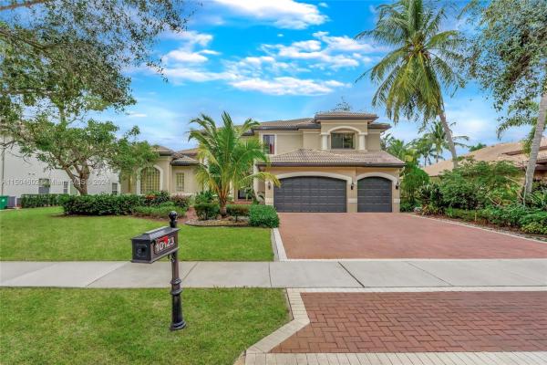 Long Lake Estates, 10123 S Lake Vista Cir, Davie, Florida 33328, image 1