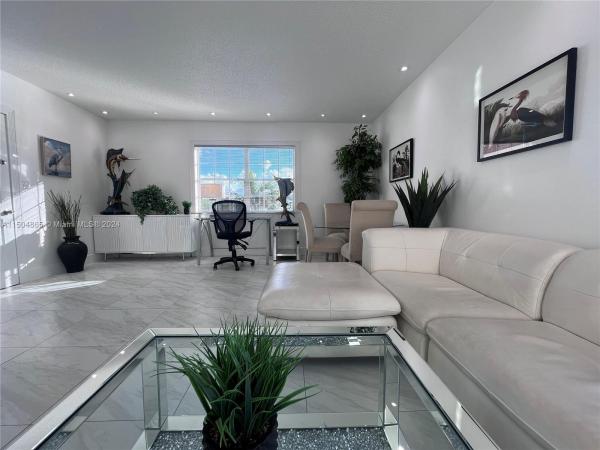 Riverview South, 601 SE 5th Ct #301, Fort Lauderdale, Florida 33301, image 1