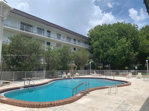 Palm Village Club, 500 NE 2nd St #401, Dania Beach, Florida 33004, image 1
