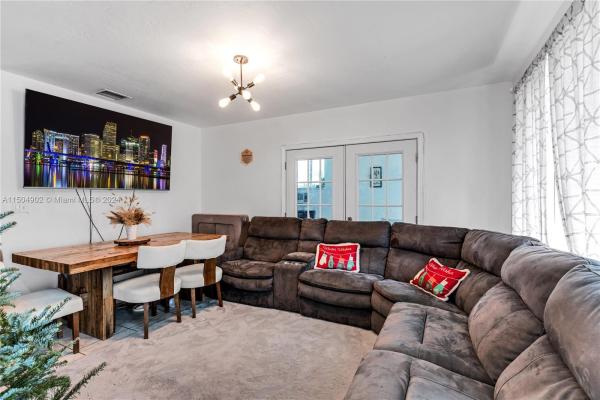 Pine Tree Manor, 9700 Thanksgiving Dr, Cutler Bay, Florida 33157, image 3
