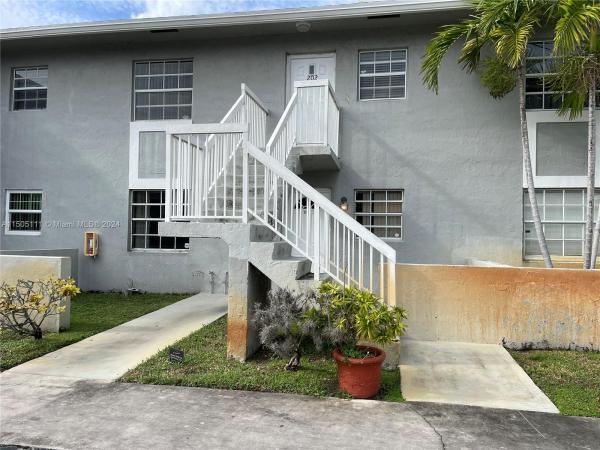 Monterey Village, 438 NE 210th Cir Ter #102-4B, Ives Estates, Florida 33179, image 3