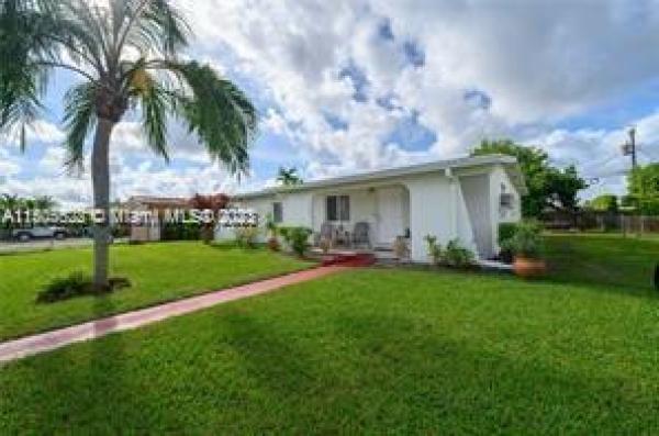 Tropical Estates, 10020 SW 53rd St, Olympia Heights, Florida 33165, image 3