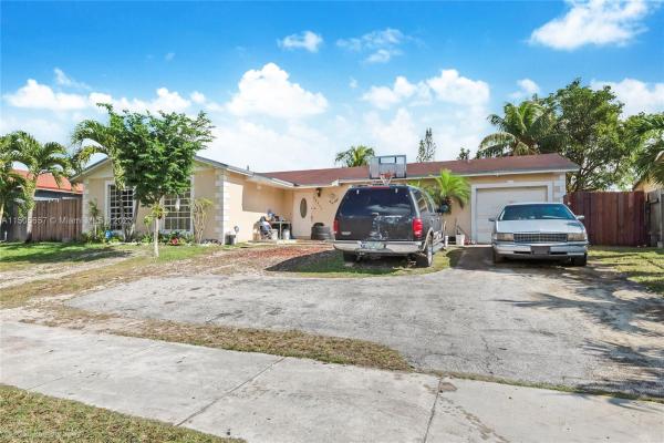 Meadow Wood Manor, 25631 SW 132nd Ave, Princeton, Florida 33032, image 1