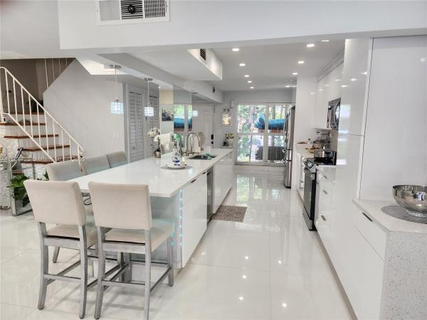 Hollywood Gardens, 3301 Simms St #12B, Hollywood, Florida 33021, image 1