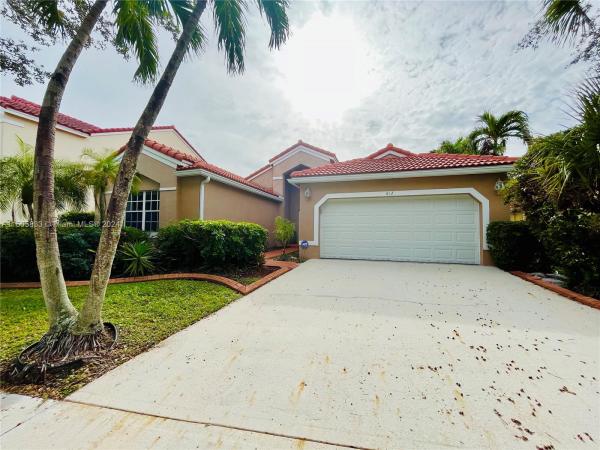 Cambridge Lake, 612 Cambridge Ter, Weston, Florida 33326, image 2