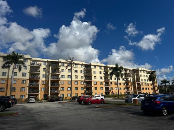 Keystone Courts, 9300 Fontainebleau Blvd #E602, Fountainebleau, Florida 33172, image 3