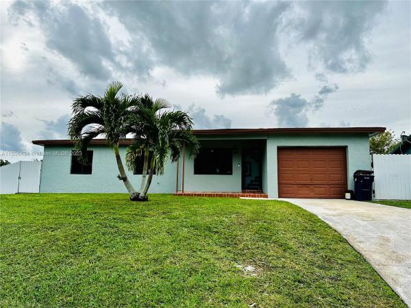 Meadow Wood Manor, 26232 SW 124th Pl, Kendall, Florida 33032, image 2