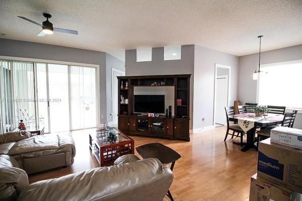East Lake, 725 SE 28th Ln, Homestead, Florida 33033, image 2