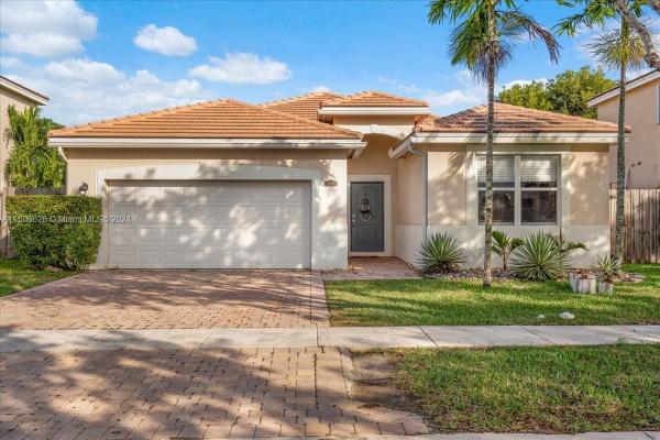 Rauls Place At Oasis, 649 SE 31st Ave, Homestead, Florida 33033, image 1