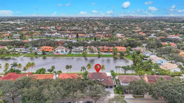 Royal Oaks, 8040 NW 167th Ter, Miami Lakes, Florida 33016, image 3