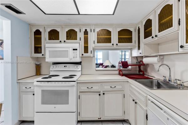Moorings, 18555 NE 14th Ave #520, Ojus, Florida 33179, image 2