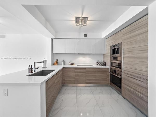 Parque Towers, 300 Sunny Isles Blvd #4-703, Sunny Isles Beach, Florida 33160, image 3
