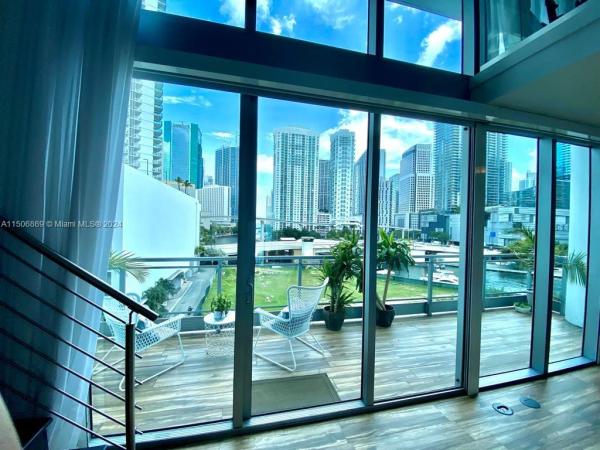 The Ivy At Riverfront, 90 SW 3rd St #TH702, Miami, Florida 33130, image 2