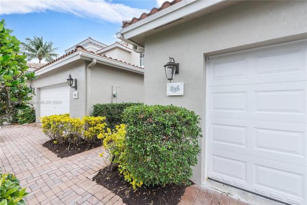 Admirals Cove, 836 E Spinnaker Dr E #836, Hollywood, Florida 33019, image 2