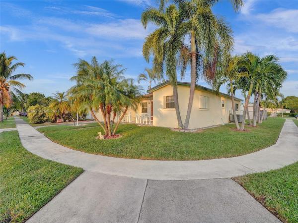 Oakland Estates North, Lauderdale Lakes, Florida 33319, image 2