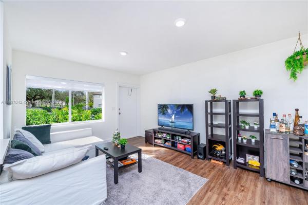 Edgewater Of Coral Gables, 95 Edgewater Dr #107, Coral Gables, Florida 33133, image 2