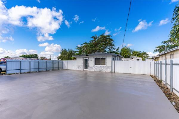 Dixie Pines, 12131 SW 217th St, Goulds, Florida 33170, image 2