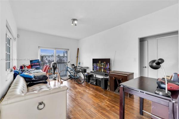 Oasis On The Beach, 8335 NE Crespi Blvd #1, Miami Beach, Florida 33141, image 3