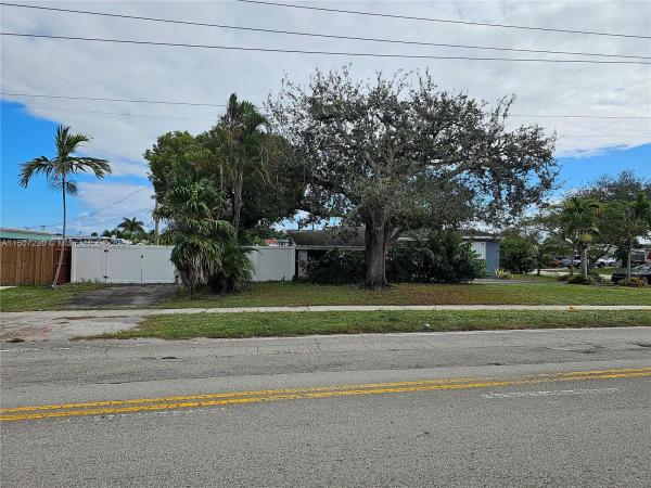 Heritage Homes, 7191 Wilson St, Hollywood, Florida 33024, image 2