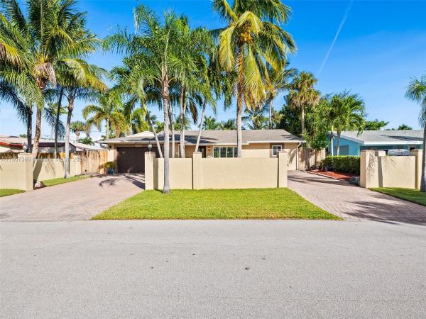 North Corals, 4810 NE 13th Ave, Oakland Park, Florida 33334, image 2