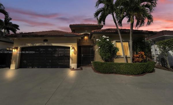 5222 SW 164th Pl, Unincorporated Dade County, Florida 33185, image 2