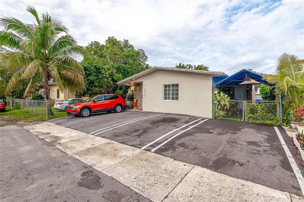 Riverside Farms, 2535-2537 NW 9th St, Miami, Florida 33125, image 2