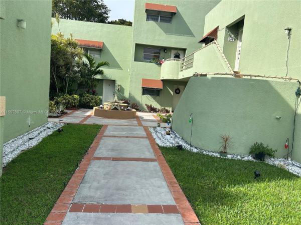 Patios West One, 11011 NW 7th St #106-8, Fountainebleau, Florida 33172, image 1