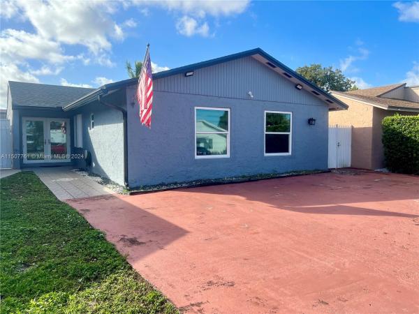 Les Chalets, 10532 SW 22nd Ln, University Park, Florida 33165, image 1