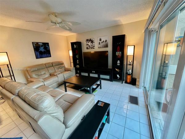 Embassy Courts, 10994 Neptune Dr, Cooper City, Florida 33026, image 2