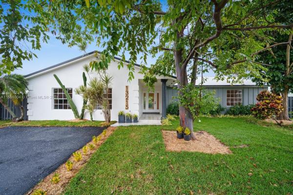 Meadow Wood Manor, 13215 SW 265th Ter, Princeton, Florida 33032, image 1
