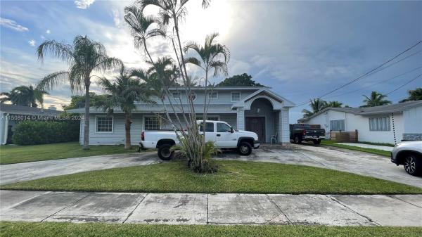 Bel Aire, 20130 Bel Aire Dr, Cutler Bay, Florida 33189, image 2