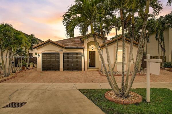 16562 SW 58th Ter, Unincorporated Dade County, Florida 33193, image 2