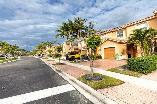 Floridian Isles South, 913 NE 42nd Ave, Homestead, Florida 33033, image 2