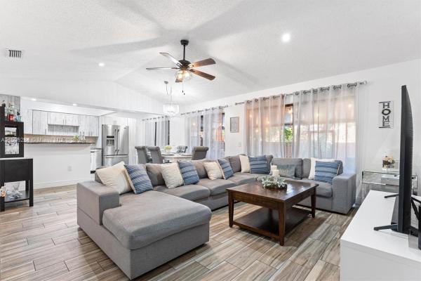 East Lakes Townhomes, 9678 NW 15th Ct #9678, Pembroke Pines, Florida 33024, image 1