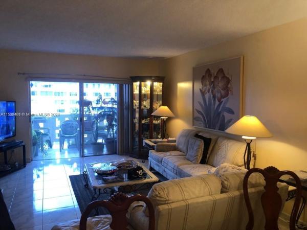 Hillcrest, 4330 Hillcrest Dr #916, Hollywood, Florida 33021, image 3