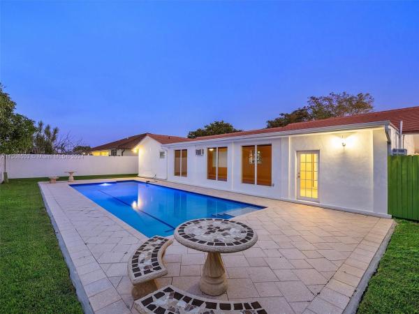 University Park West, 220 SW 136th Ave, Tamiami, Florida 33184, image 1