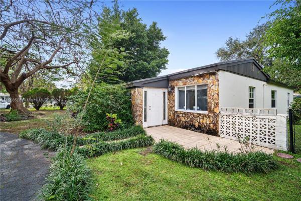 Fulford By The Sea, 2199 NE 180th St, North Miami Beach, Florida 33162, image 2
