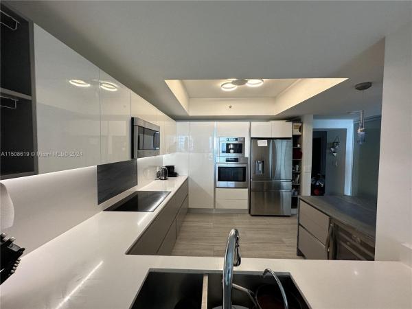 Aventura Marina 2, 3330 NE 190th St #912, Aventura, Florida 33180, image 3