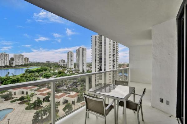 Hamptons West, 20281 E Country Club Dr #905, Aventura, Florida 33180, image 3