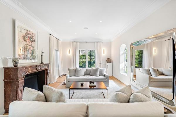 Beach View, 5572 Pine Tree Dr, Miami Beach, Florida 33140, image 1