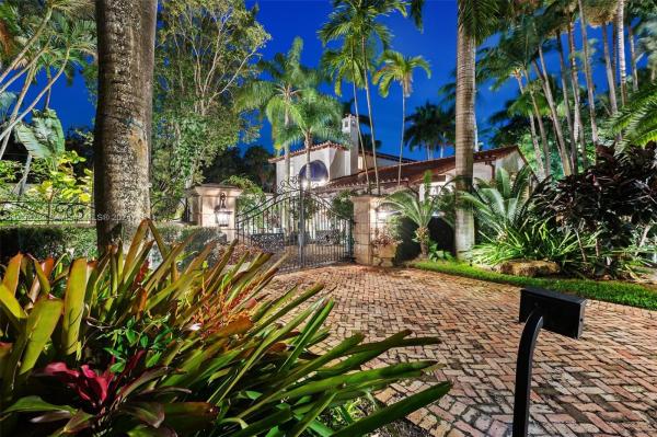 Entrada, 3632 Stewart Ave, Miami, Florida 33133, image 3