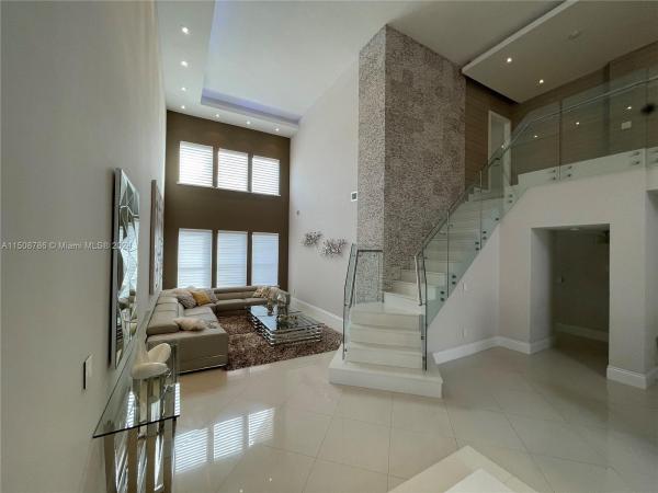 Catalina At Doral Isles, 7181 NW 109th Pl, Doral, Florida 33178, image 2
