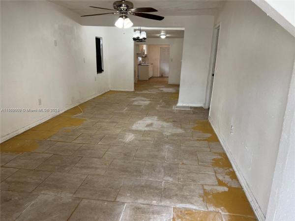 Glenwood Heights, 2415 NW 52 St #, Brownsville, Florida 33142, image 3