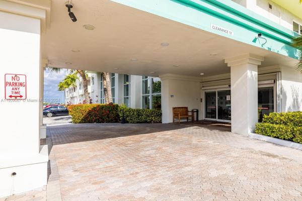 Island Pointe, 10350 W Bay Harbor Dr #8F, Bay Harbor Islands, Florida 33154, image 2