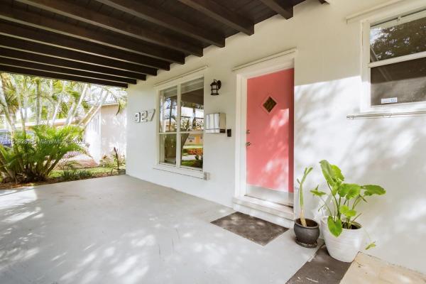 Country Club Homes, 927 N 14th Ave, Hollywood, Florida 33019, image 3